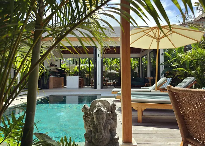 Villa Nelaya - Modern 3Br Retreat Private Pool Walk To The Beach