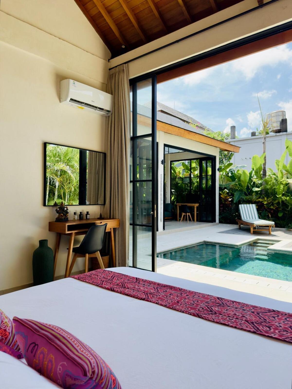 Nelaya - Modern 3br Retreat Private Pool Walk To The Villa